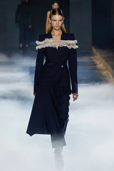 Look 5